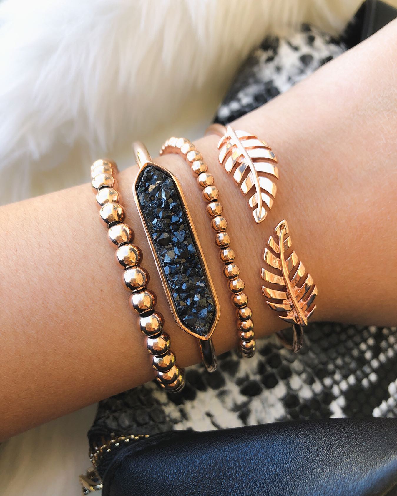Sea of Rose ブレスレットTHE BANGLE OF GODDESS